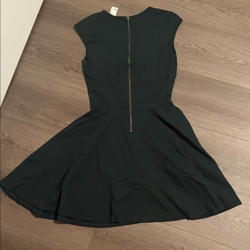 Elegant Dark Green Women's Dress - Picture 3 of 3